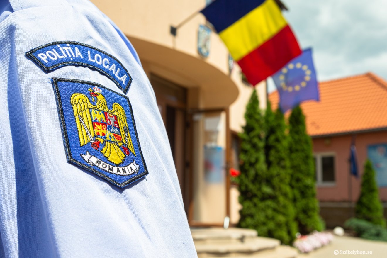 Helyi rendőrség alakult a nagyközségben •  Fotó: Erdély Bálint Előd