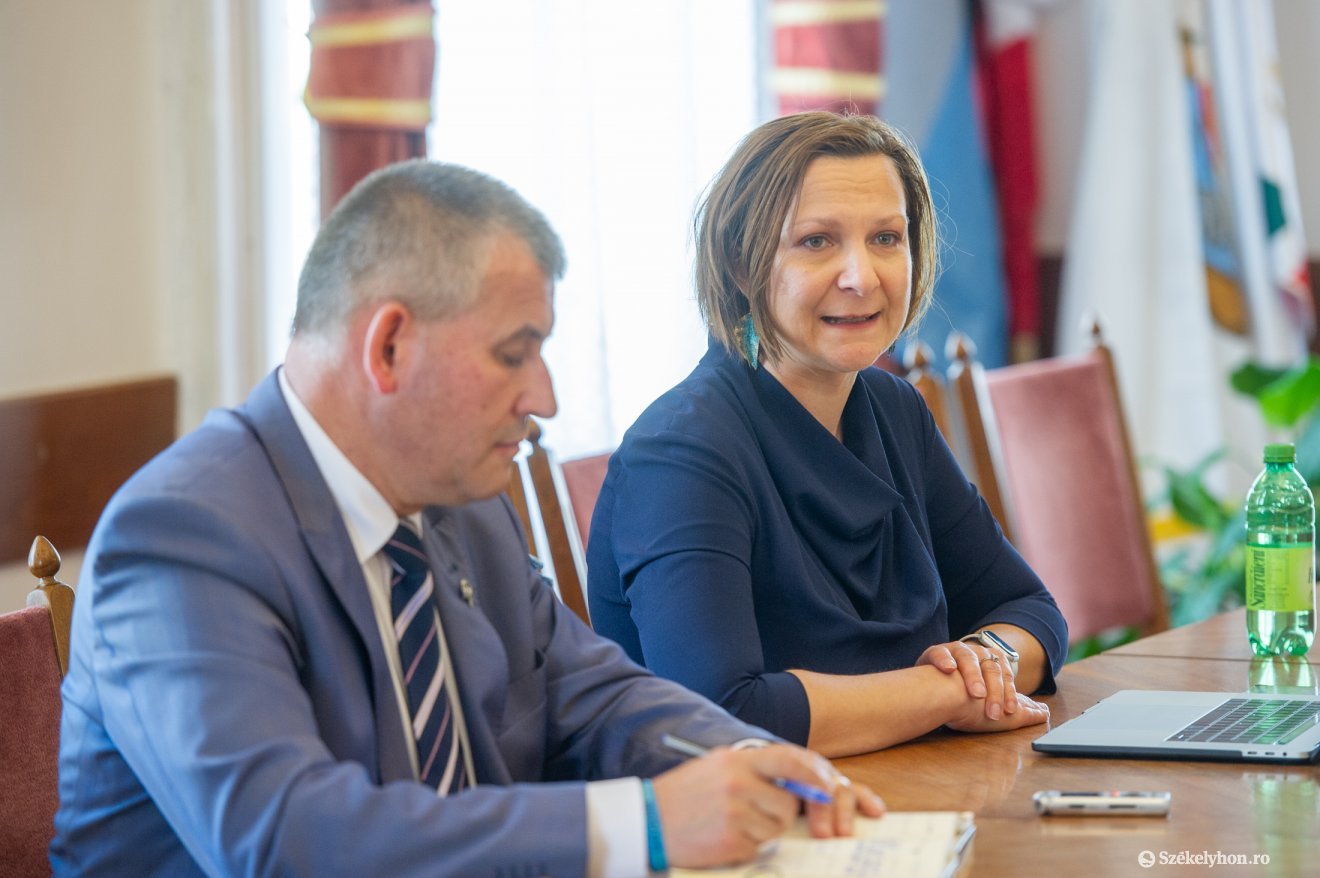 Kiteljesedett alpolgármesteri mandátum félúton. Az eddigi eredményeiről számolt be Pálfi Kinga •  Fotó: Beliczay László