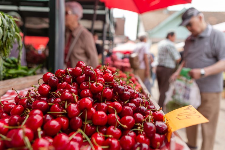 Szegényebb vásárlók a bőséges kínálat között