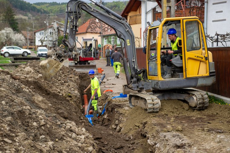 Jövőre kell kiépüljön az ivó- és szennyvízhálózat Alsósófalván
