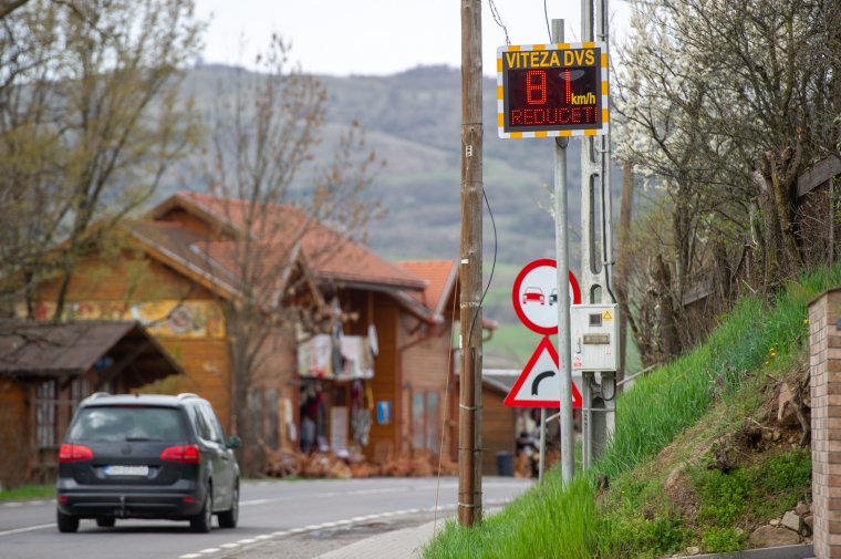 Első a biztonság – több módon is lassítani fogják a Korondon áthaladó forgalmat