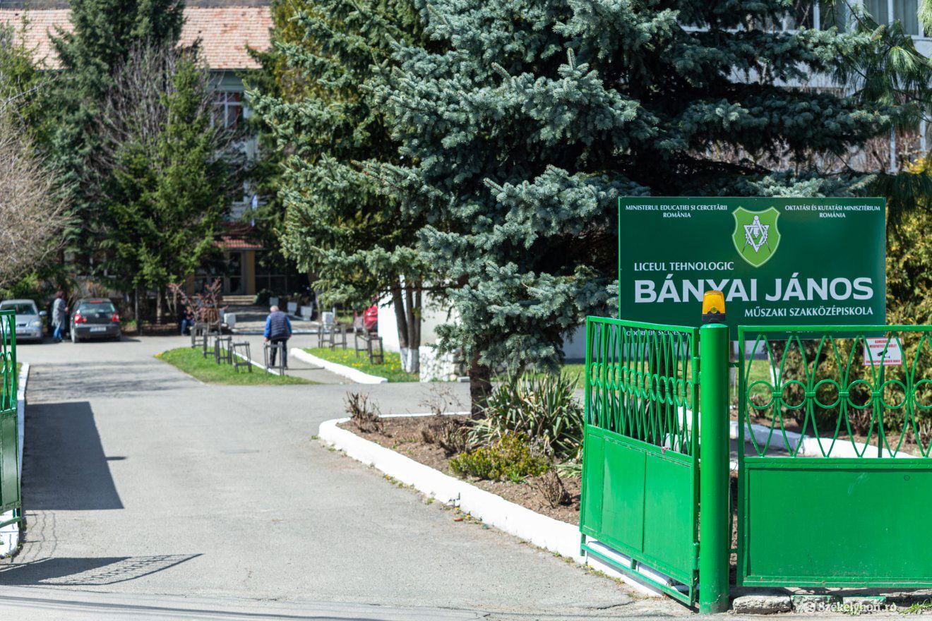 Indulhatna a felújítás – az építőanyagárak szabályozására vonatkozó kormányrendeletre várnak •  Fotó: Erdély Bálint Előd