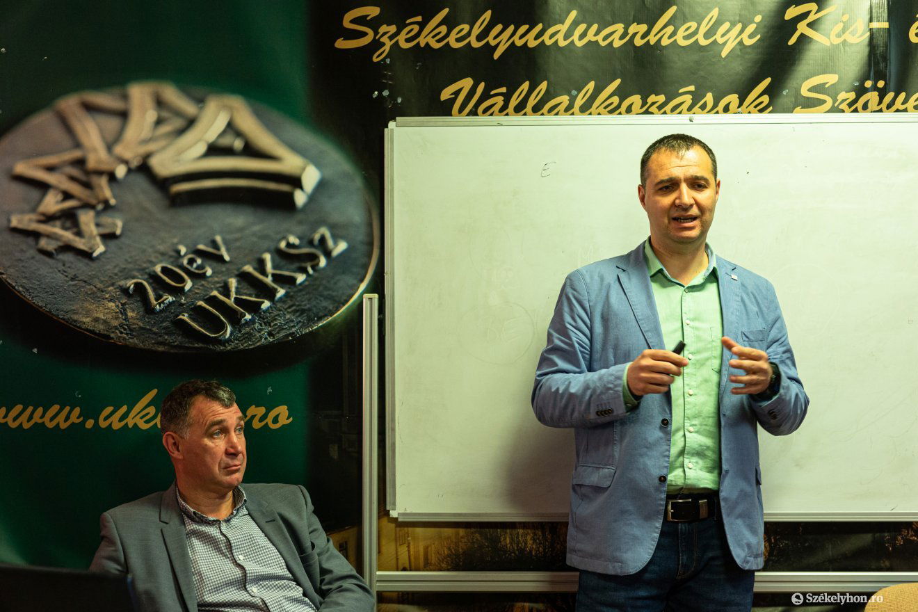 A Romániai Magyar Közgazdász Társaság (RMKT) és az Udvarhelyszéki Kis- és Középvállalkozások Szövetségének (UKKSZ) egy korábbi rendezvénye. Ismét várják az érdeklődőket •  Fotó: Erdély Bálint Előd