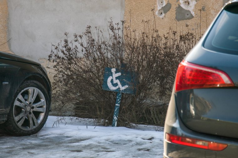 Az autósok jóindulata nélkül nem lesz könnyebb a mozgássérülteknek