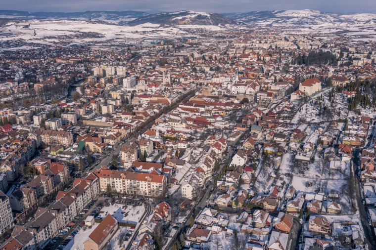 A POL gyenge 6-osra értékeli a székelyudvarhelyi városvezetés féléves munkáját