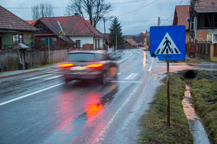 Hadüzenet a szabálytalan sofőröknek: a járművek fedélzeti kamerás felvételeit is felhasználhatják ellenük