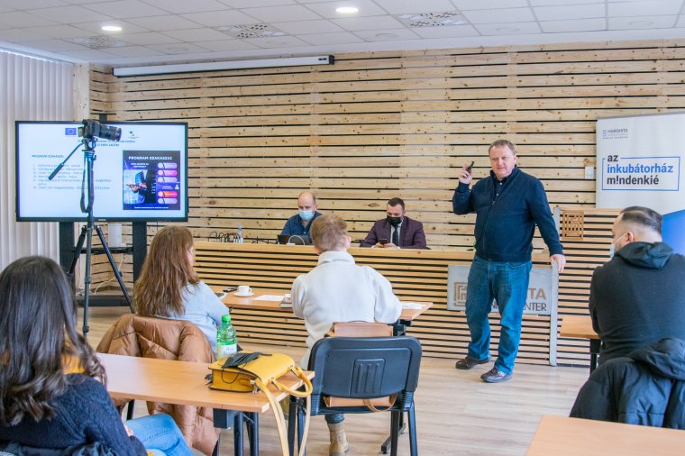 Egyetemisták, mesteriző diákok, doktoranduszok cégalapítását támogatják