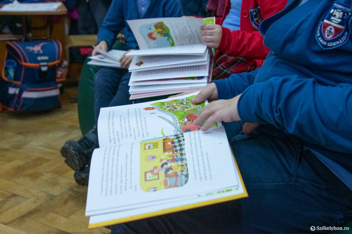 Arra ösztönzik a gyermekeket, hogy minél többször vegyenek könyvet a kezükbe. Képünk illusztráció •  Fotó: László Ildikó