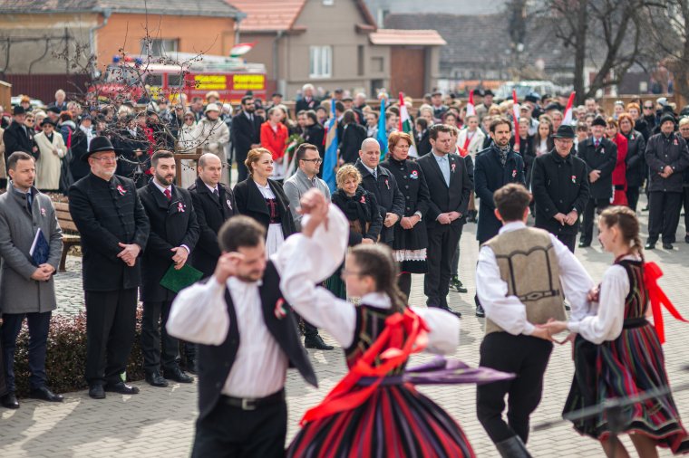 Szavak helyett tettek kellenek: a szabadságharc hőseire emlékeztek Székelykeresztúron