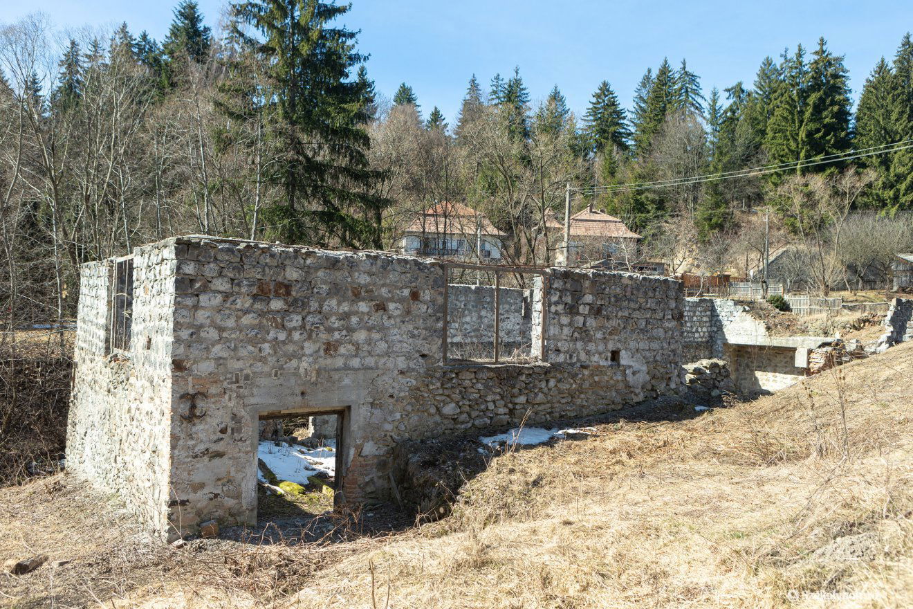 Érzelmileg is fontos a Homoród mentiek számára a vashámor helyreállítása •  Fotó: Erdély Bálint Előd