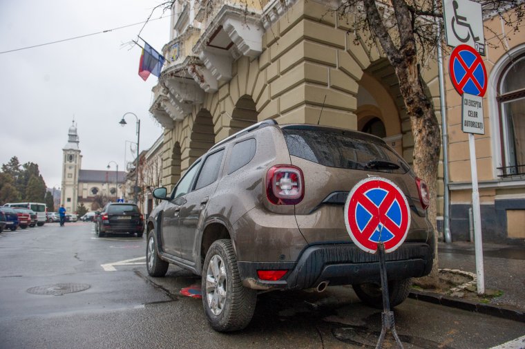 Válásnak indult, verekedés és autórongálás lett belőle