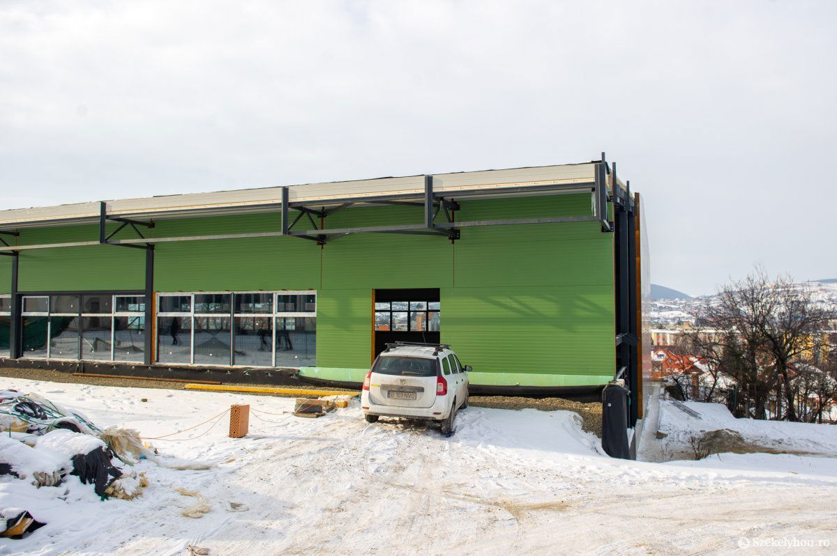 A tornaterem építését 2018 tavaszán kezdték. Így állnak most • Fotó: Beliczay László