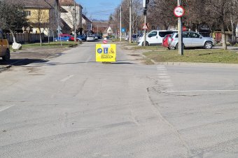 Esővízelvezető csatorna épül, lezártak egy utcát Székelykeresztúron