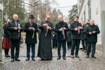 Soltész: az a felelősségünk, hogy legyőzzük a nyugat önzőségét