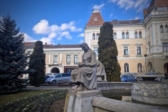Székelyudvarhely több ikonikus szobrának alkotójára emlékeznek