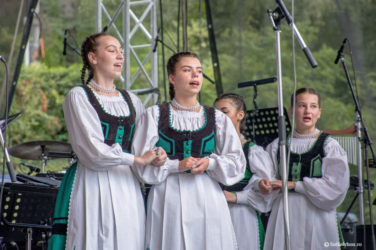 •  Fotó: László Ildikó