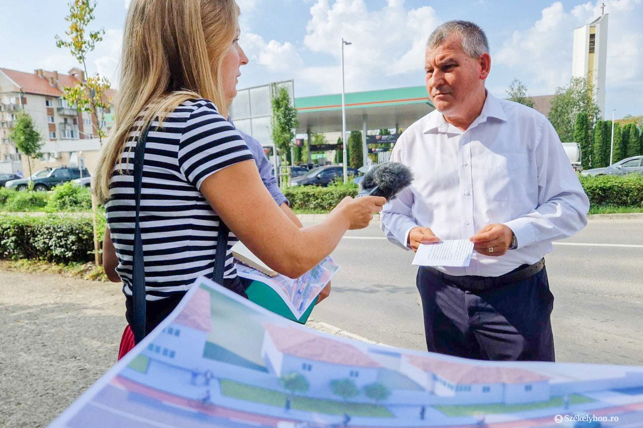 Gálfi Árpád székelyudvarhelyi polgármester előre jelezte: forgalomkorlátozások lesznek •  Fotó: Fülöp-Székely Botond