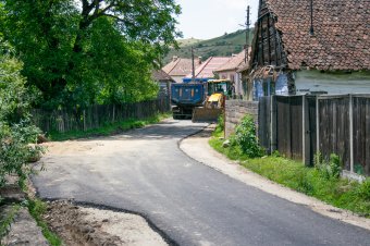„Ne kelljen sárban járni Homoródalmáson”