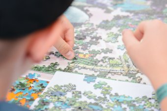 Közel hatszázan vettek részt az óriáspuzzle-kirakó maratonon Székelyudvarhelyen