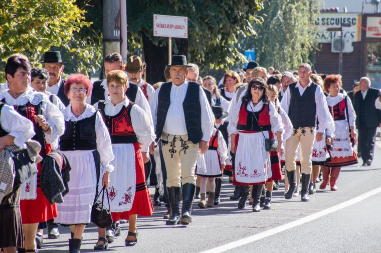 Udvarhelyszék is népviseletbe öltözik