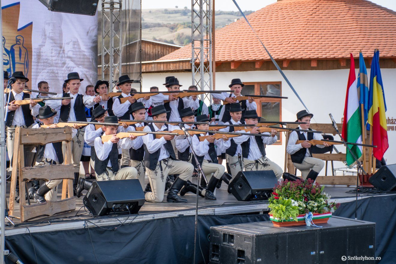 •  Fotó: László Ildikó