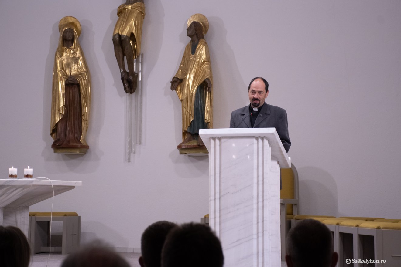 Jakabos Barnabás •  Fotó: László Ildikó