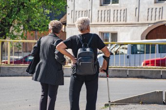 Jegelheti a kormány a felháborodás miatt a magánnyugdíjhoz való hozzájutást korlátozó törvényt