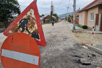 Több utcát lezártak, egyre nehezebb a közlekedés az útfelújítások miatt Székelyudvarhelyen