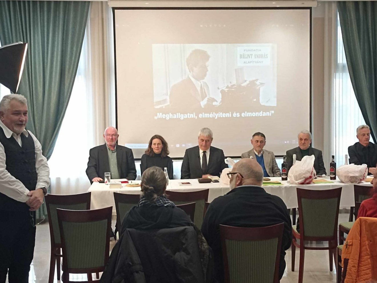 Farkas Antal, Simó Márton, Mirk Szidónia, Simó Sándor, P. Buzogány Árpád, Nagy Miklós Kund, Murányi Sándor Olivér •  Fotó: Péter Beáta