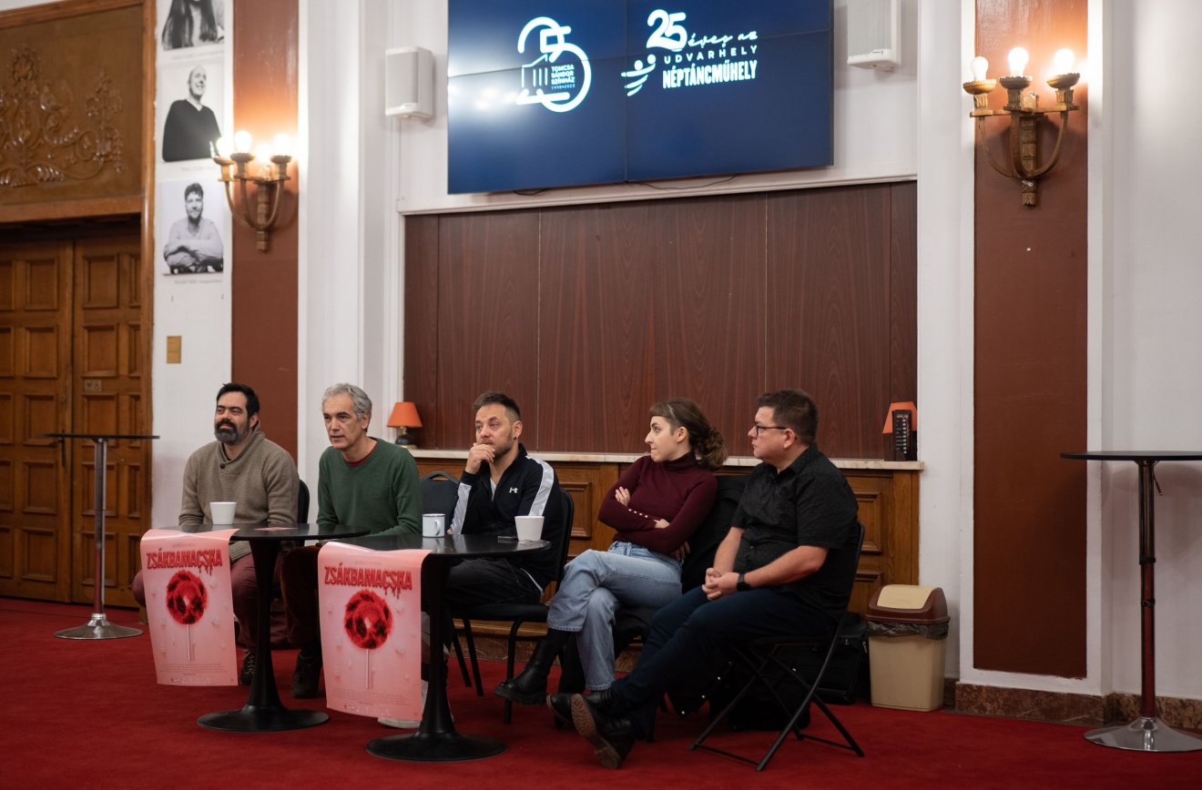 Szűcs-Olcsváry Gellért, Nagy Pál, Barabás Árpád, Gábor Zsófi és Lung László Zsolt a sajtótájékoztatón •  Fotó: Forrás: Tomcsa Sándor Színház