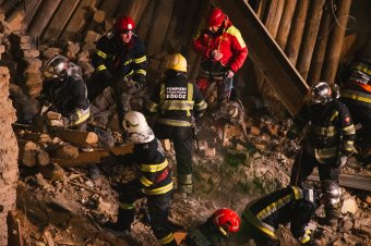 Csatornázási munkálatokat sejtenek a székelyudvarhelyi falomlás okai mögött, éjszaka nagyobb tragédia történhetett volna