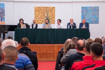 „Kicsiben nagyok vagyunk” – könyv született a székelyudvarhelyi teremlabdarúgás történetéről