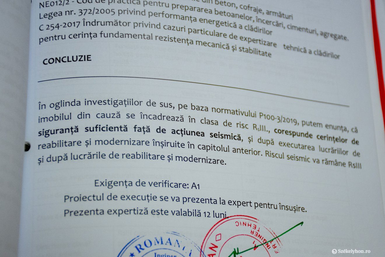 A szakértői vélemény szerint az épület kellőképpen megfelel a szeizmikus hatásokkal szembeni biztonsági követelményeknek •  Fotó: László Ildikó