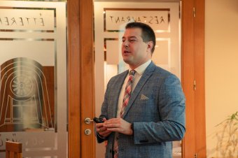 Jó szerszámokat kell adni okos embereknek