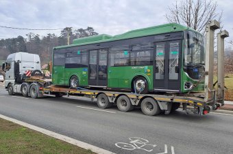 Megérkeztek az elektromos buszok, jövőtől ezeken is lehet utazni Székelyudvarhelyen