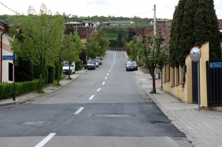 Bejáratokat hoznak rendbe, kátyúznak és útjelzéseket festenek Székelyudvarhelyen