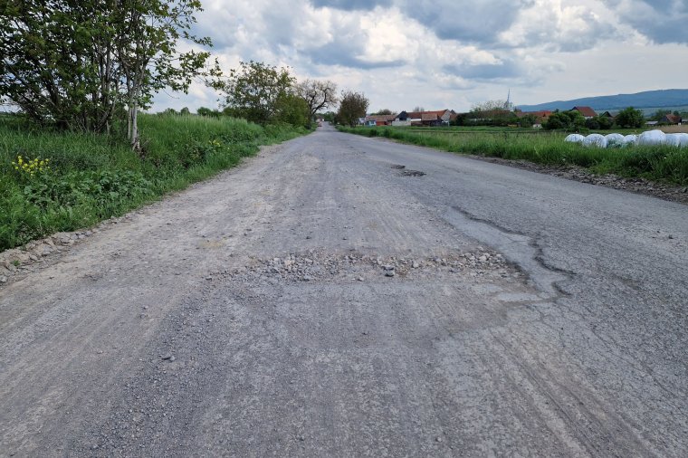 Szép tervekből gödrös valóság a Homoród mentén