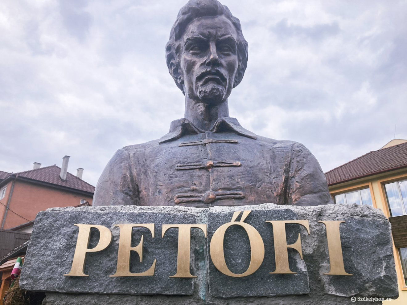 A weboldalon térkép mutatja a Petőfire, életének eseményeire emlékező szobrok, táblák helyszíneit •  Fotó: Szatmári Bence