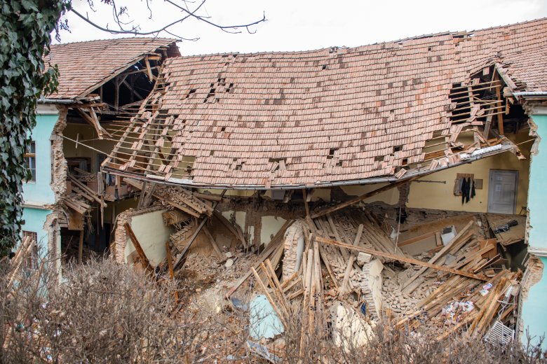 Nincs rendben a bentlakásomlás ügyében végzett nyomozás