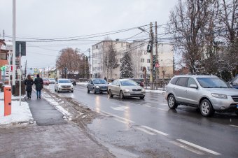 Tavasszal a föld alá kerülnek a kábelek Székelyudvarhely egyik legforgalmasabb utcájában