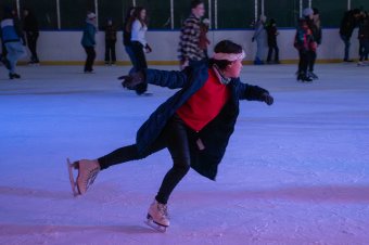 Szombat esti diszkó a műjégpályán