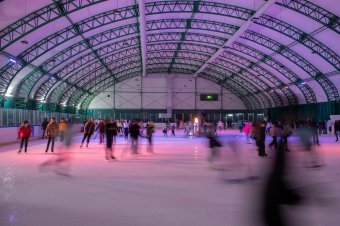 Vakációs nyitvatartás a székelyudvarhelyi jégpályán