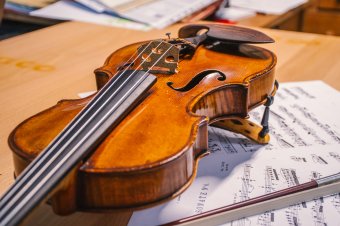 Rendhagyó darabbal emlékeznek meg Kálmán Imréről és a Marica Grófnő című operettről Sepsiszentgyörgyön