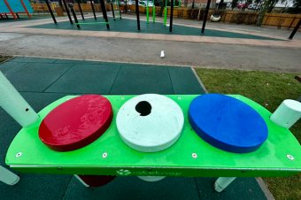 Alig készült el a játszótér, máris megrongálták