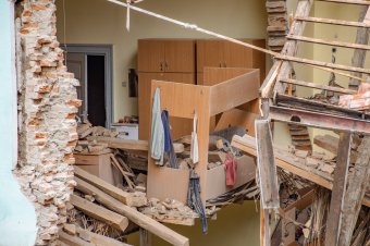 Összegezték a hivatalos szervek feladatait az összeomlott bentlakás ügyében