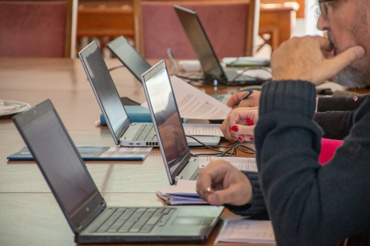 Huszonöt százalékkal kisebb költségvetésről dönthetnek pénteken Székelyudvarhelyen