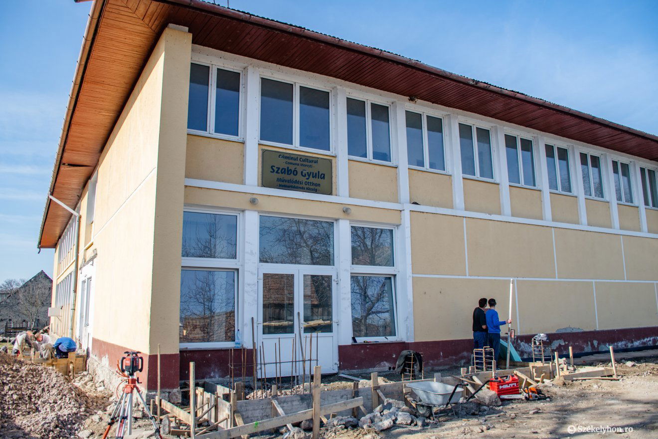 Nyáron mindenképp le kell zárulnia a már elkezdett felújításnak •  Fotó: László Ildikó
