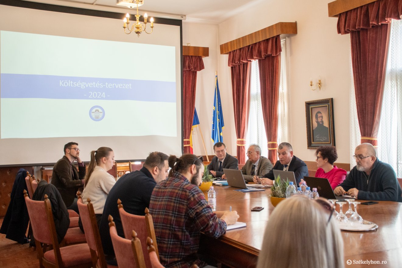Pénteken szavazhatnak a képviselők az idei költségvetésről •  Fotó: László Ildikó