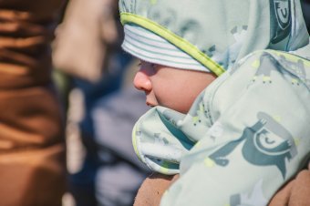 Folytatódik a demográfiai hanyatlás Romániában, sok a koraszülött