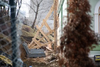Tízezer lejre büntették a polgármestert, a főjegyzőt és a főépítészt